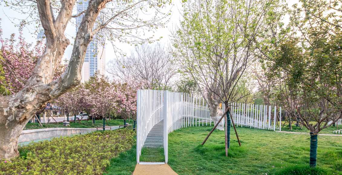 河北非标定制滑梯：如何保养不锈钢滑梯？