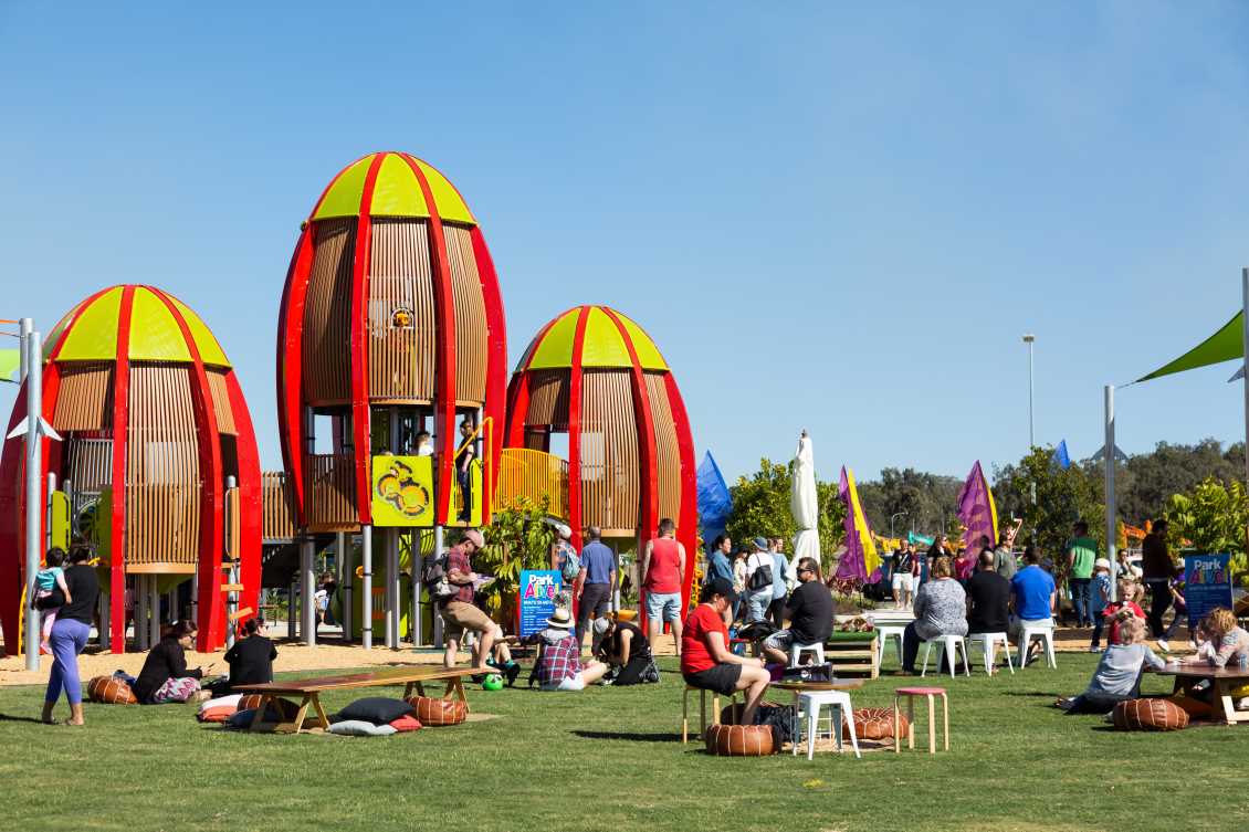 河北主题乐园定制：大型游乐场游乐设备对孩子的成长有哪些好处？