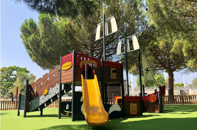 河北非标定制滑梯的安全保障与设计要点